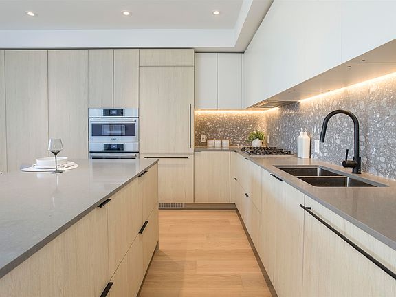 5th image of 2471 Saint George St #Penthouse 522