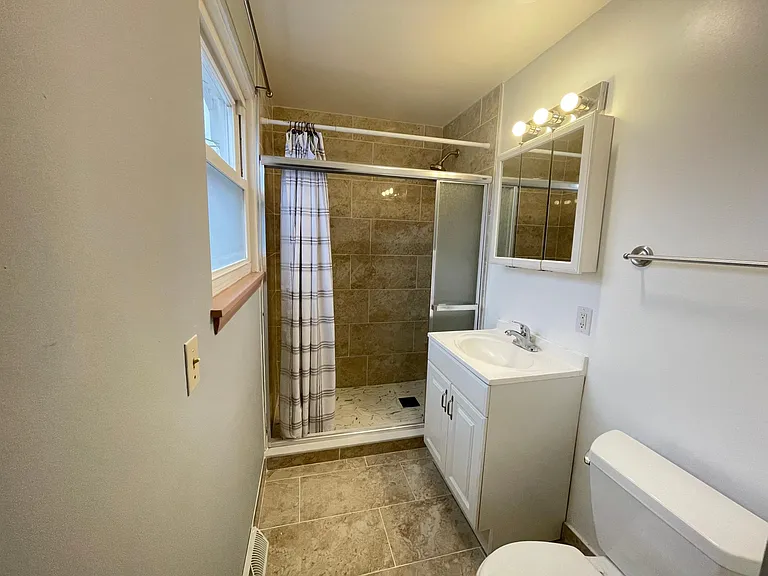 27 Clooney Dr — Photo 16