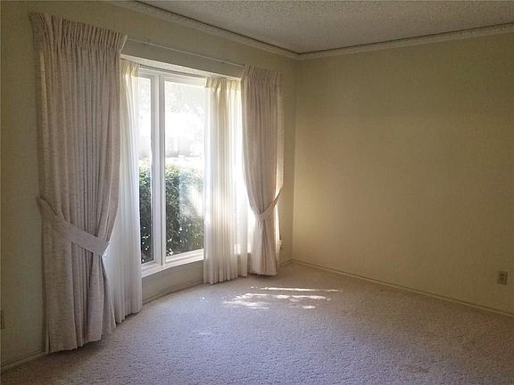 2nd image of 909 Curtis Dr
