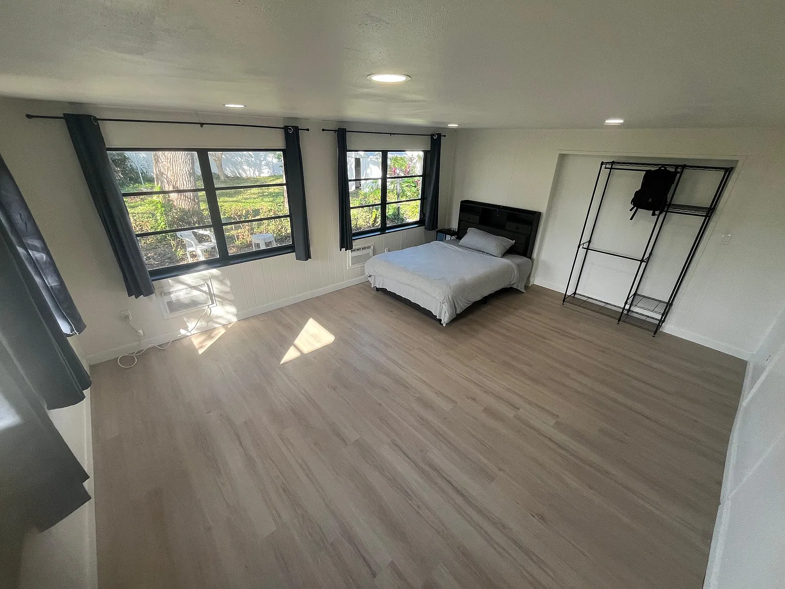 4 bed, 2.0 bath, 1800 sqft, $1,204 — Photo 1