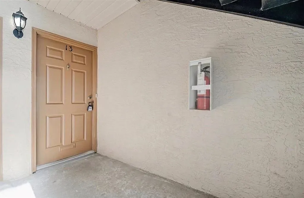 2 bed, 1080 sqft, $1,750 — Photo 2