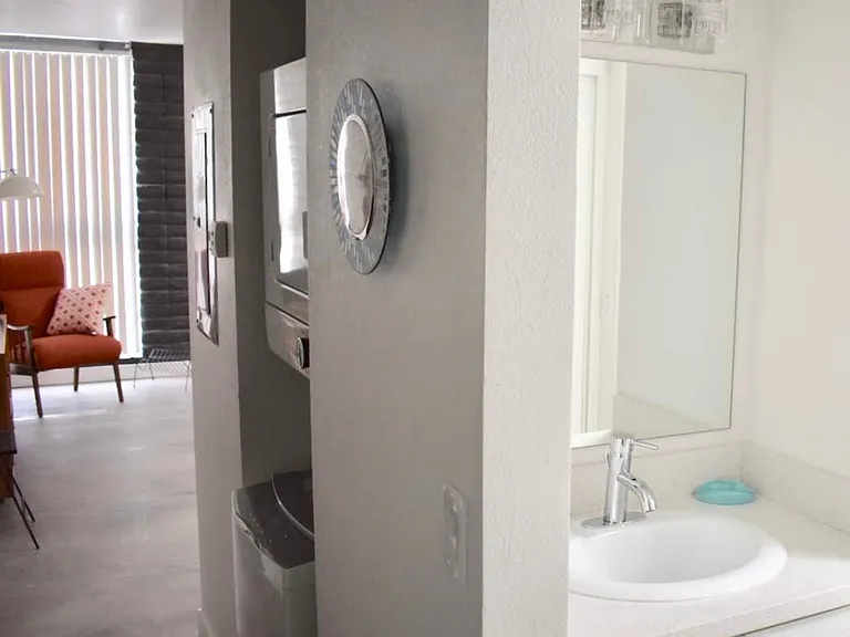 328 E Willetta St #16 — Photo 23