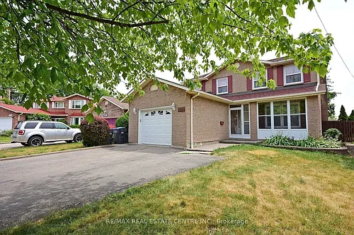 1124 Shagbark Cres Photo 1