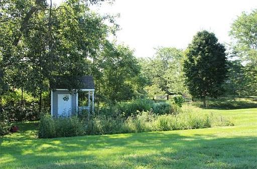 4th image of 10 Newell Farm Dr