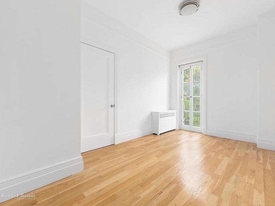 2nd image of 44 Remsen St APT 10