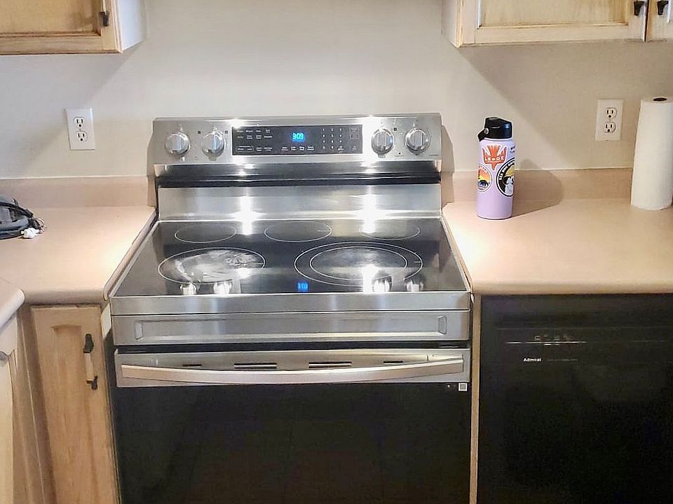 2nd image of 8 Pemberton Ave #809