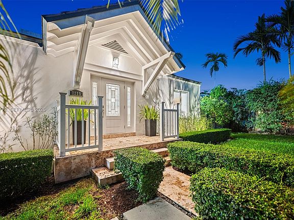 4th image of 7215 SW 54th Ct