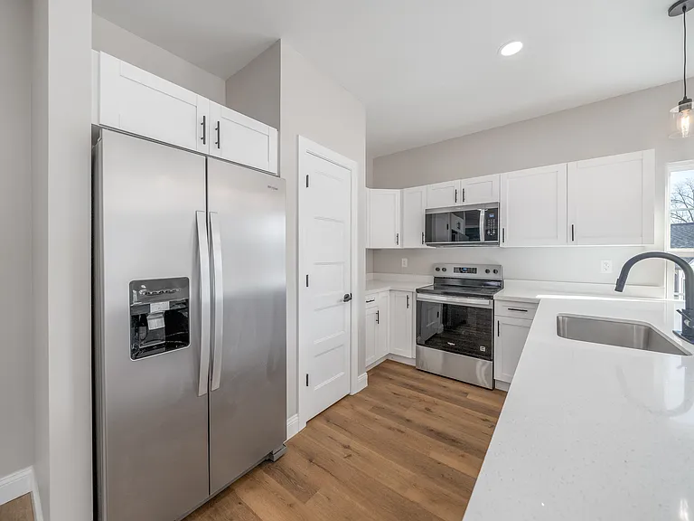 16 Deer Park Cv — Photo 4