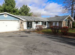 832 Rand Hill Rd, Morrisonville, NY 12962