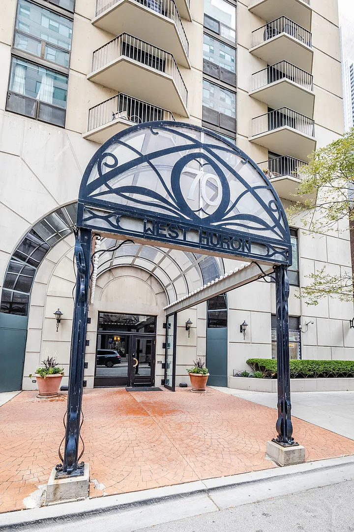 2 bed, 1250 sqft, $3,750 — Photo 2