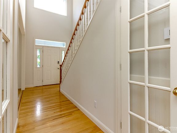 3rd image of 1425 Richmond Court