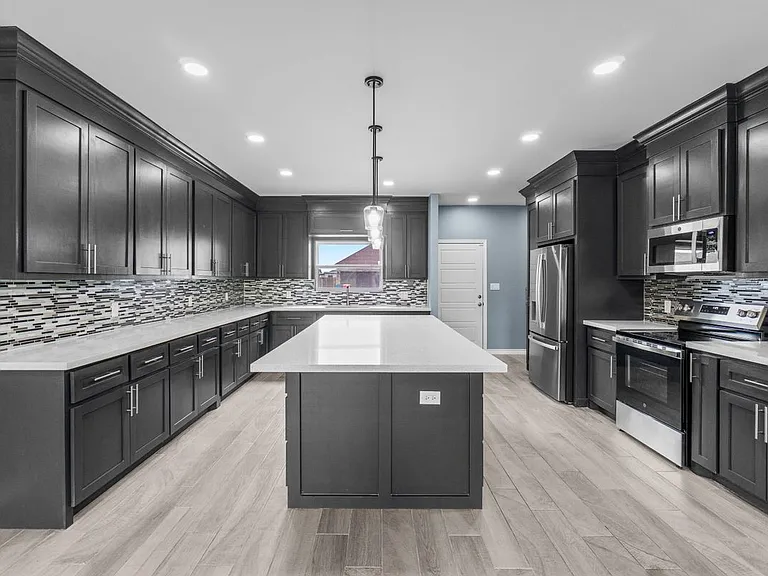 9448 W Queen Palm — Photo 26