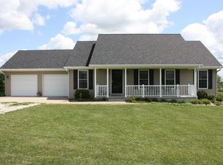 24555 Paradise Dr, Maryville, MO 64468