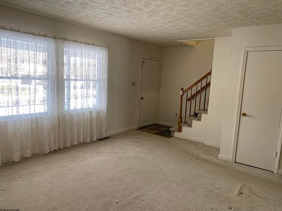 5th image of 230 S Tenney Dr
