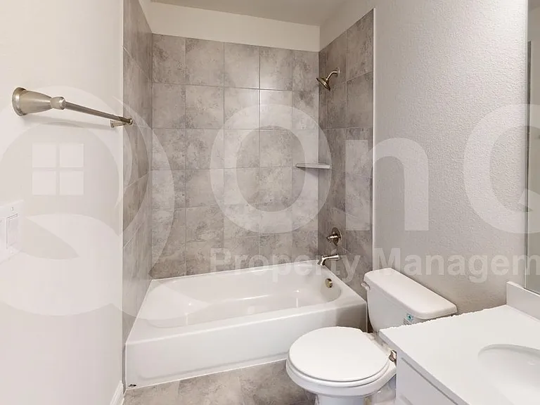 8407 Cornerstone Dr — Photo 20
