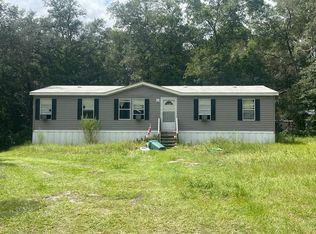 215 Azalea Ave, Interlachen, FL 32148