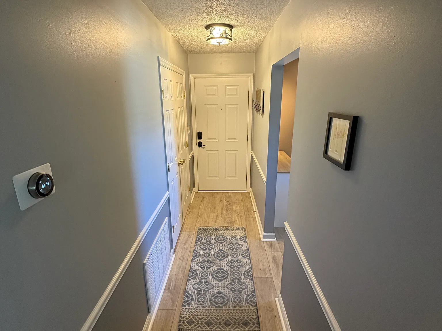 2 bed, 1200 sqft, $1,900 — Photo 2