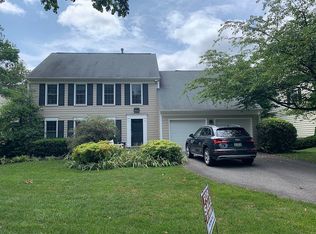 10 Lily Pond Ct, Rockville, MD 20852