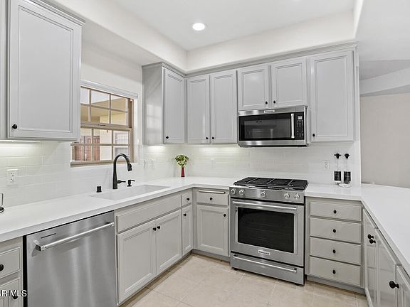 5th image of 4601 Coldwater Canyon Ave Unit 206