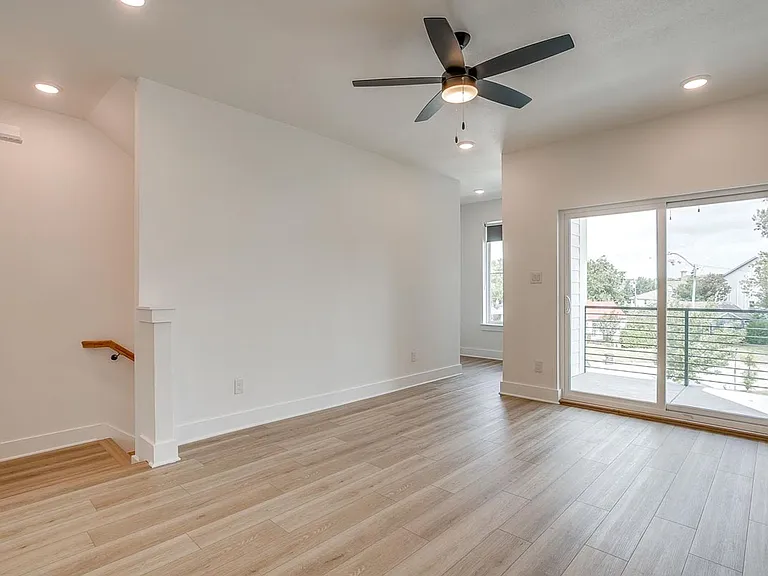 2345 Benbrook Blvd — Photo 63