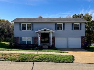2928 Sean Pkwy, Saint Louis, MO 63129