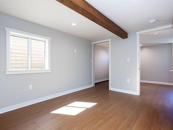 4th image of 4023 47th St