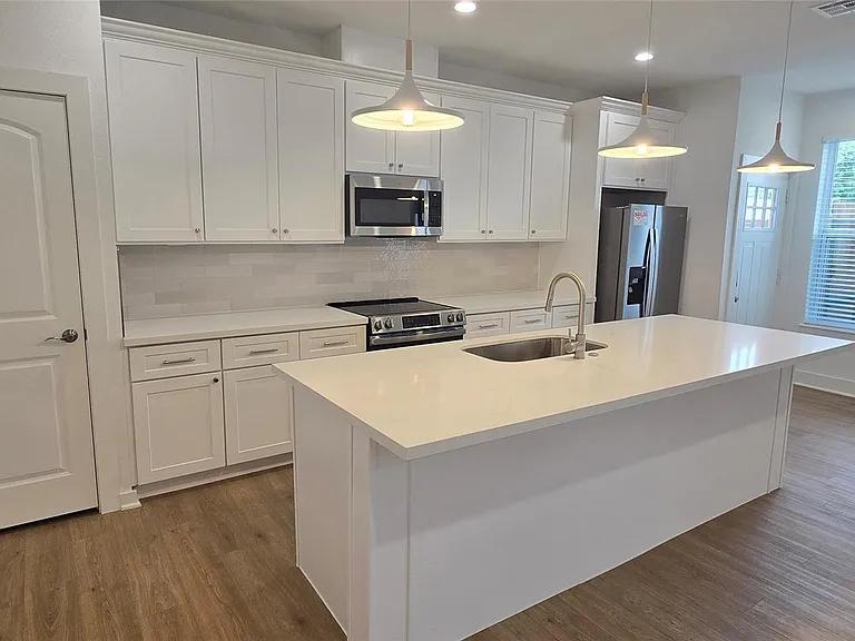 1475 Ferguson Way #A — Photo 4
