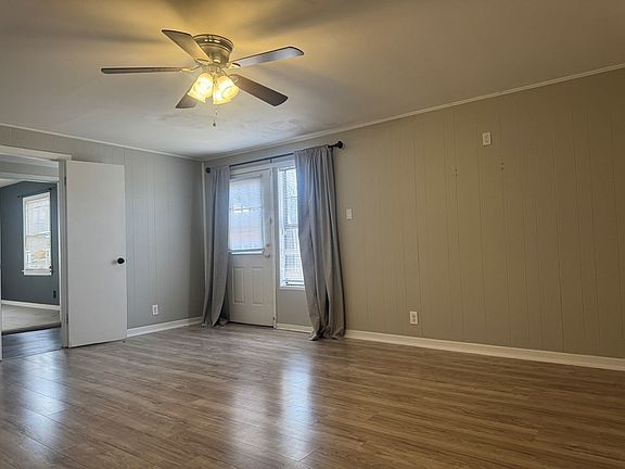 2nd image of 2802 Field St