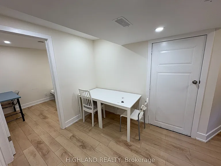 167 Churchill Ave #BASEMENT — Photo 3