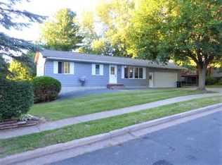 215 Hamilton Dr, River Falls, WI 54022