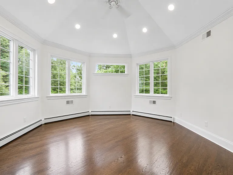122 Helen Ct — Photo 18