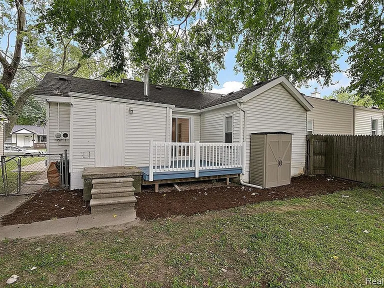 1783 E Marshall St — Photo 26