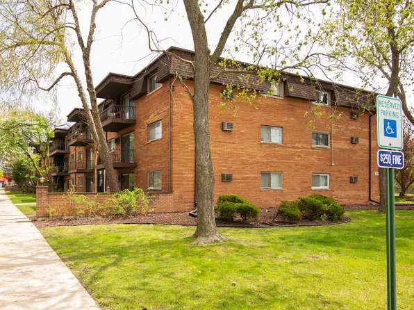 2340 186th St APT 7, Lansing, IL 60438