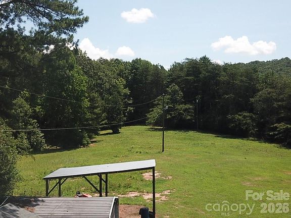 4th image of 442 Gibbons Rd