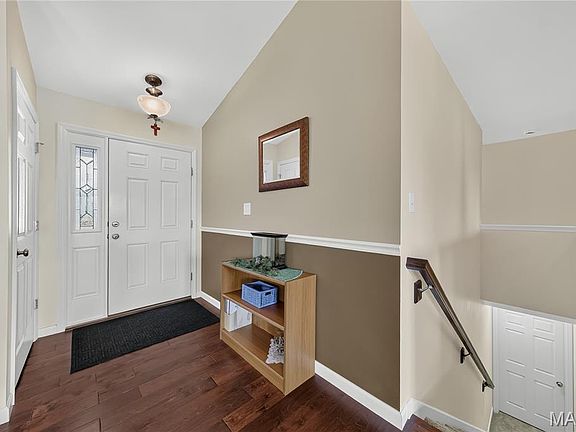 5th image of 132 Riverdale Woods Cir
