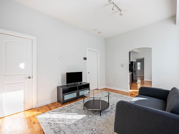 3rd image of 1443 N Campbell Ave APT 2R