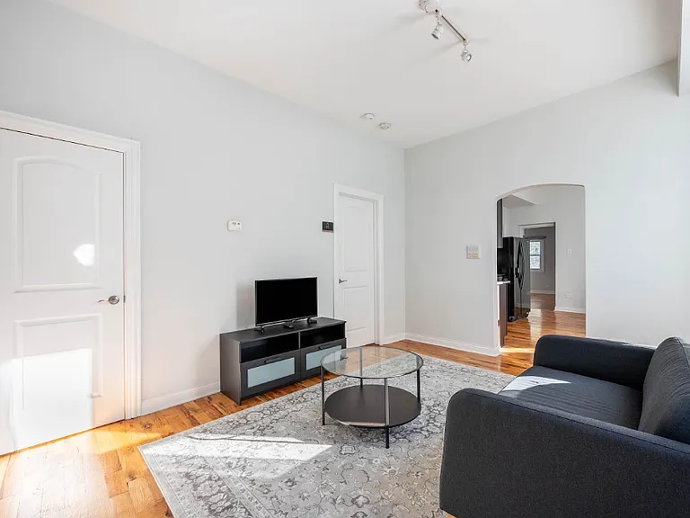 1443 N Campbell Ave #2R — Photo 3