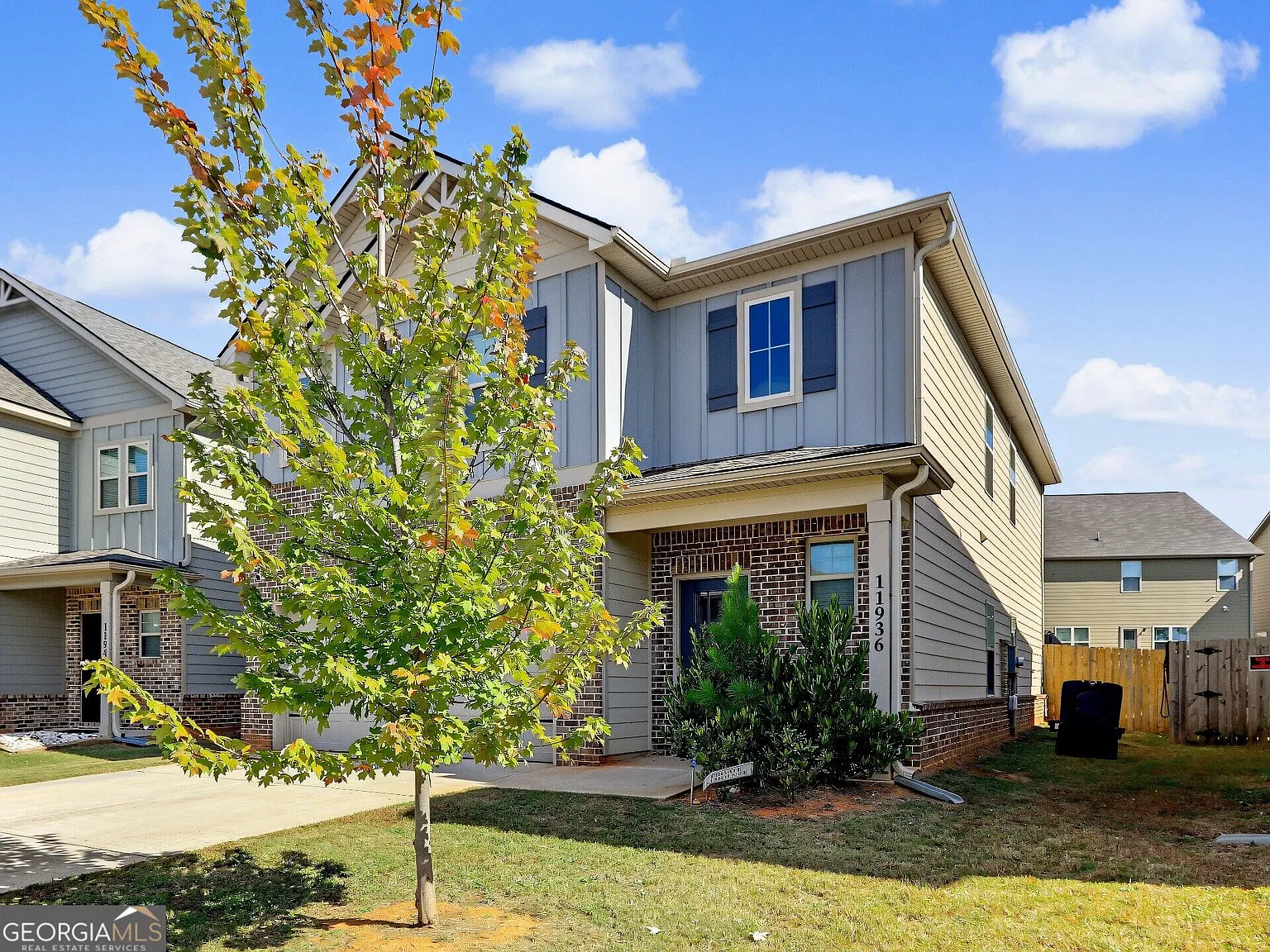 4 bed, 3.5 bath, 2465 sqft, $2,300 — Photo 3