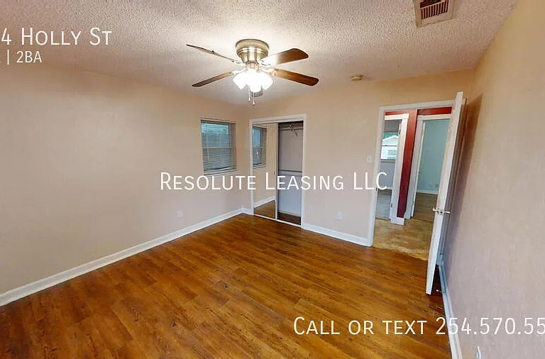 924 Holly St — Photo 18