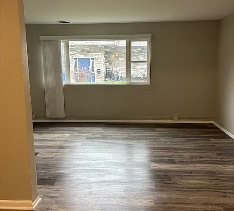 5th image of 1103 Evans Ave APT 2B