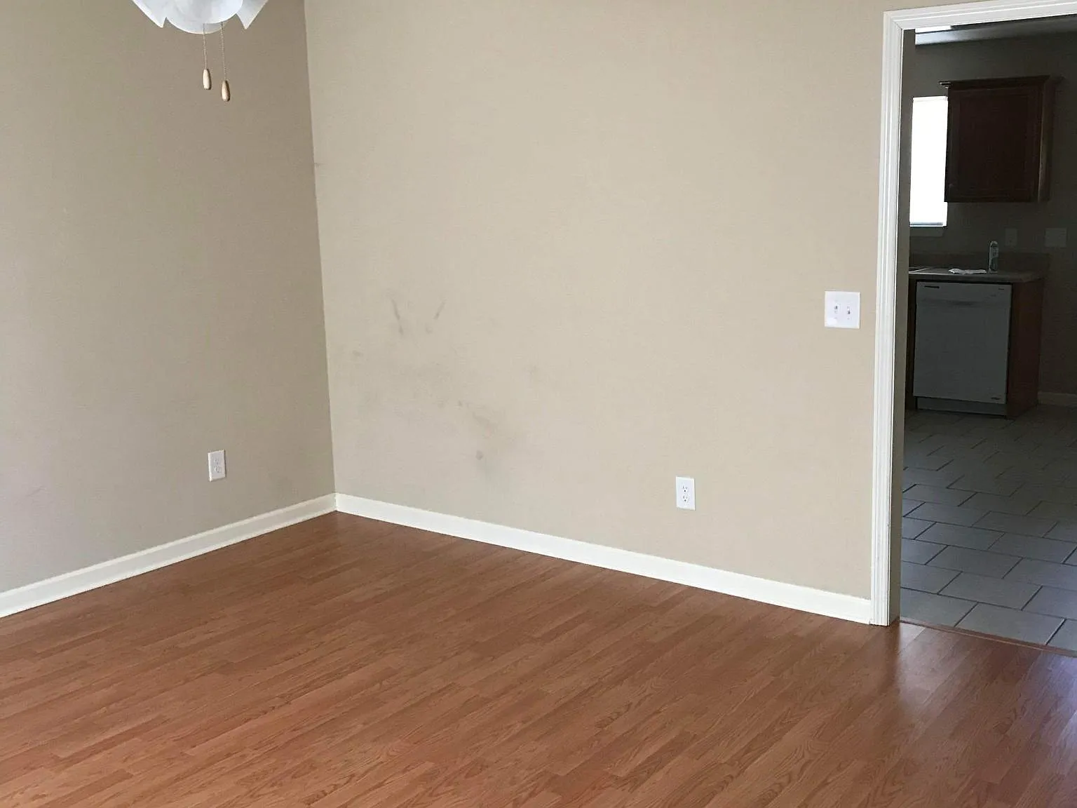 2801 Greenwood Dr NW — Photo 2