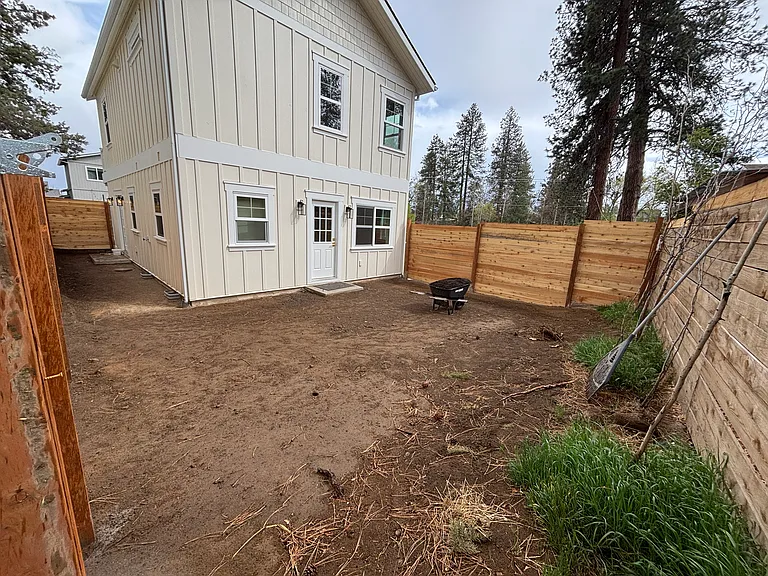 480 SE Reed Market Rd #6 — Photo 37