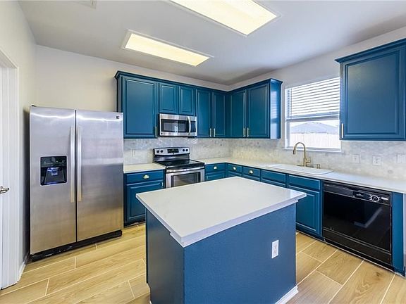 2nd image of 12700 Paloma Blanca Way