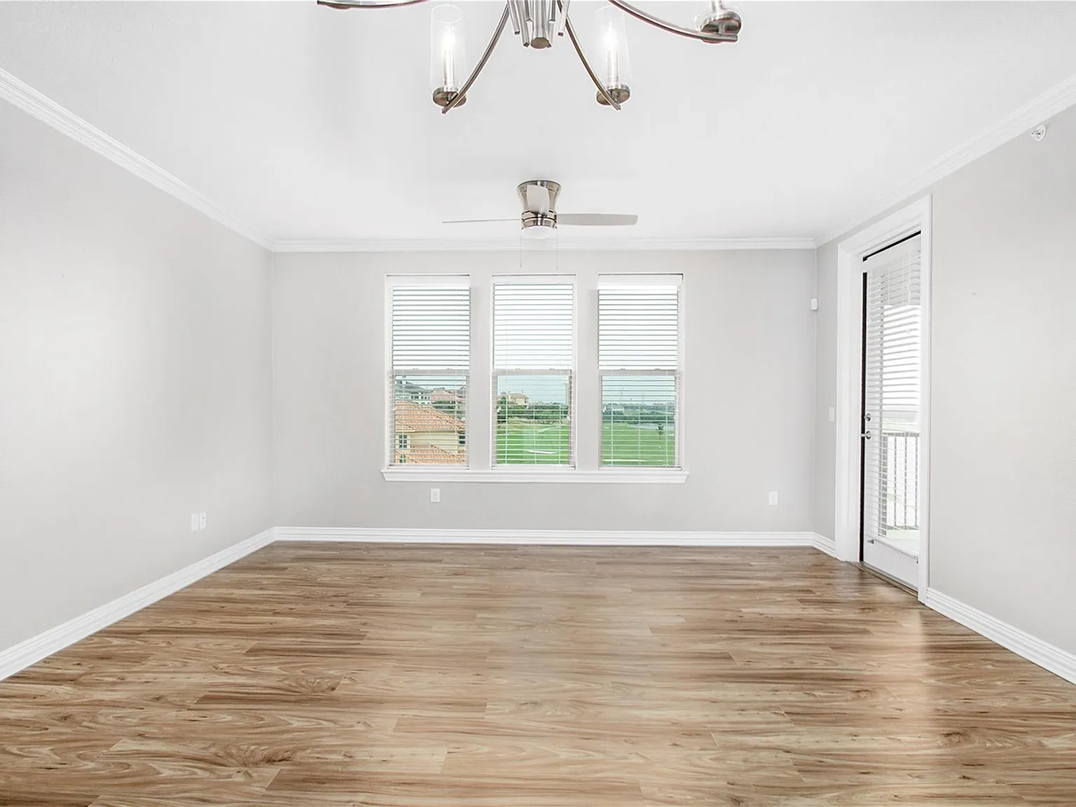 3 bed, 1614 sqft, $3,700 — Photo 2