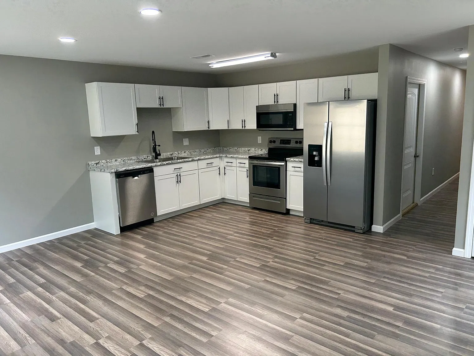 2 bed, 2.5 bath, 1200 sqft, $1,700 — Photo 3