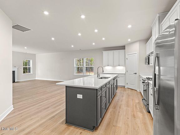 5th image of 4017 Farmfield Drive