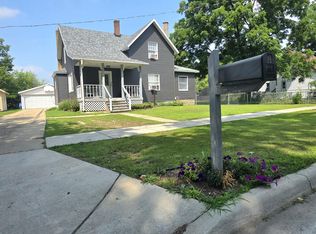 809 6th Ave, Lake Odessa, MI 48849