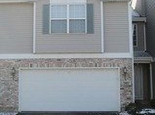 2487 Amber Ln, Elgin, IL 60123