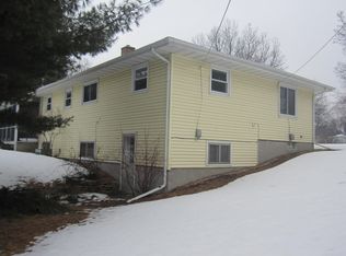 702 Chickadee Ct, Madison, WI 53714