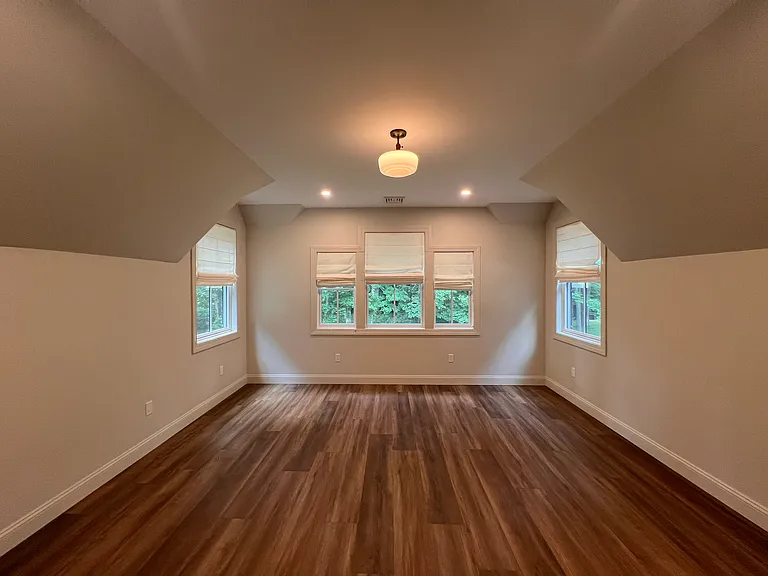 1748 South Rd — Photo 13